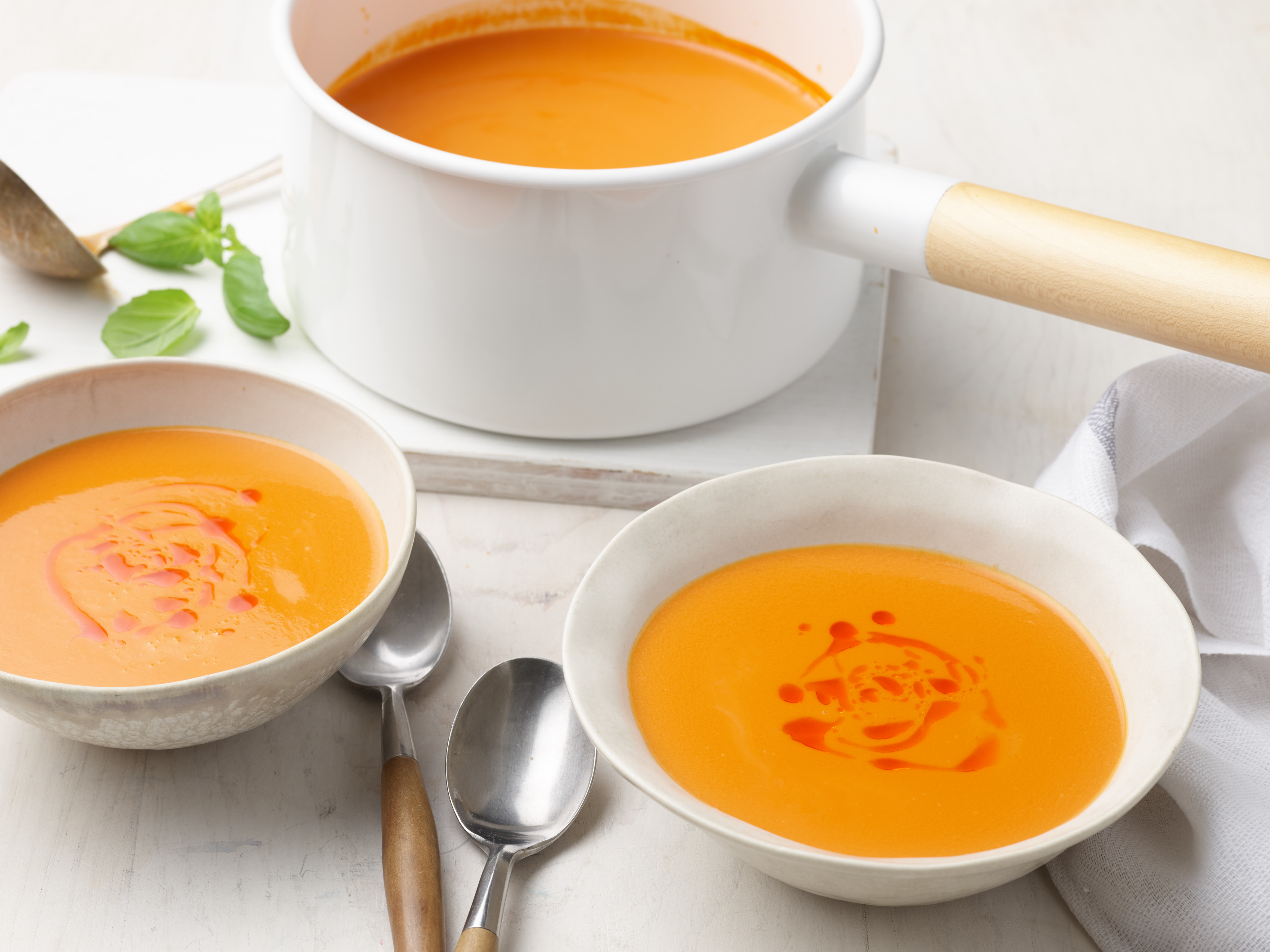 https://www.cookingchanneltv.com/content/dam/images/cook/fullset/2015/3/27/0/CCTIF104_Homeade-Roasted-Tomato-Soup-recipe_s3x4.jpg